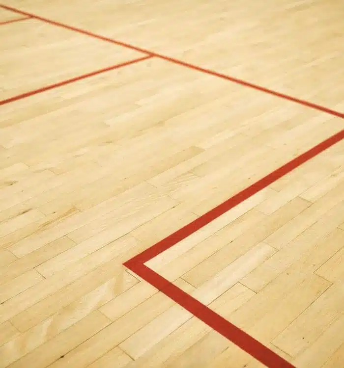 pavimento antiscivolo in legno di una palestra